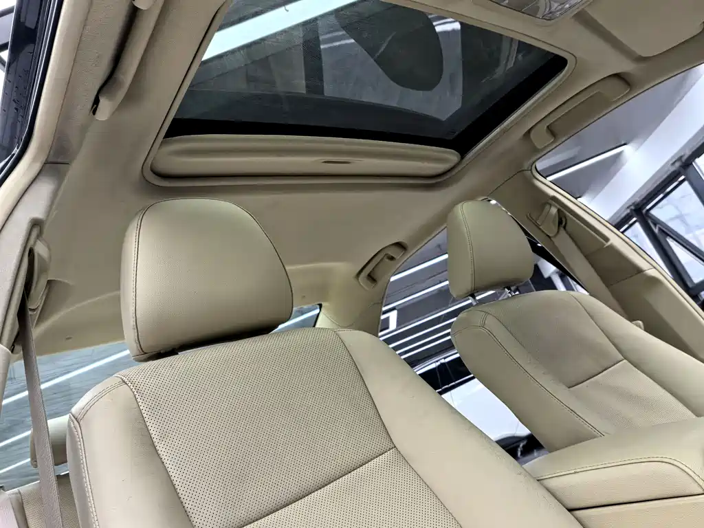 Toyota Camry 2017 — фото 8