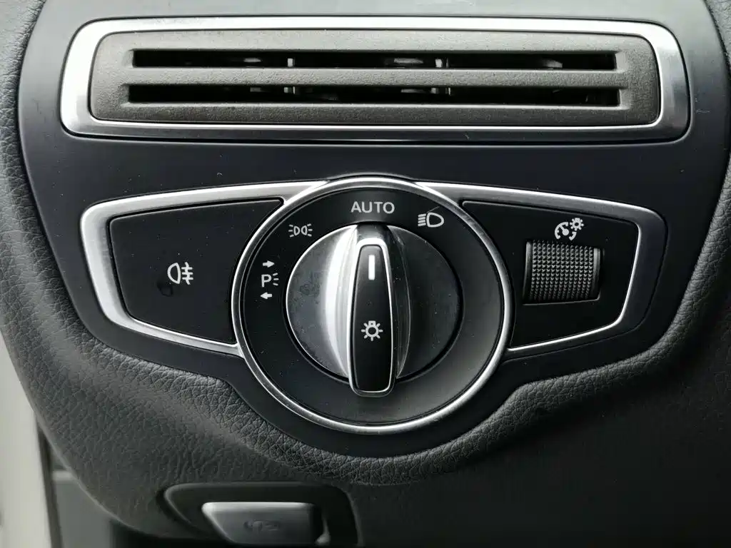 Mercedes-Benz C-Class 2020 — фото 21