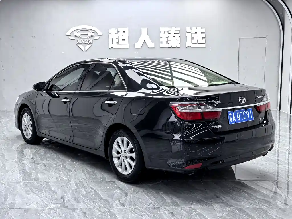 Toyota Camry 2017 — фото 12