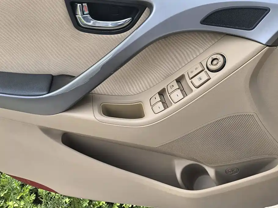 Hyundai Elantra 2013