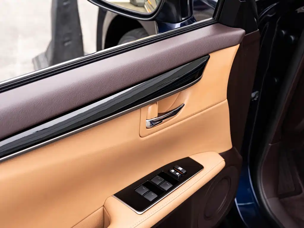 Lexus ES 2016 — фото 18