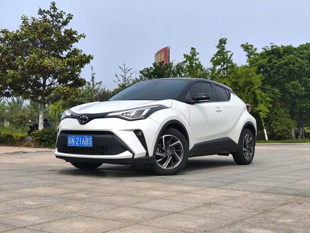 Toyota C-HR 2021 — фото 1