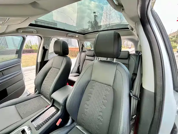 Land Rover Discovery Sport 2019