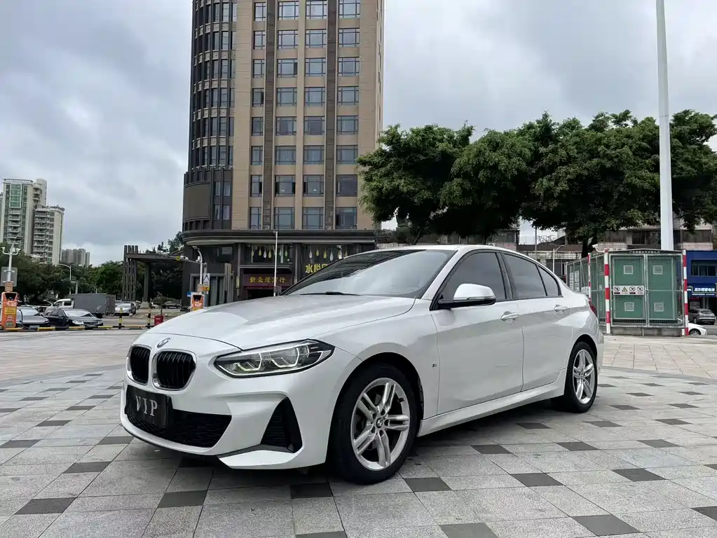 BMW 1 Series 2019 — фото 3