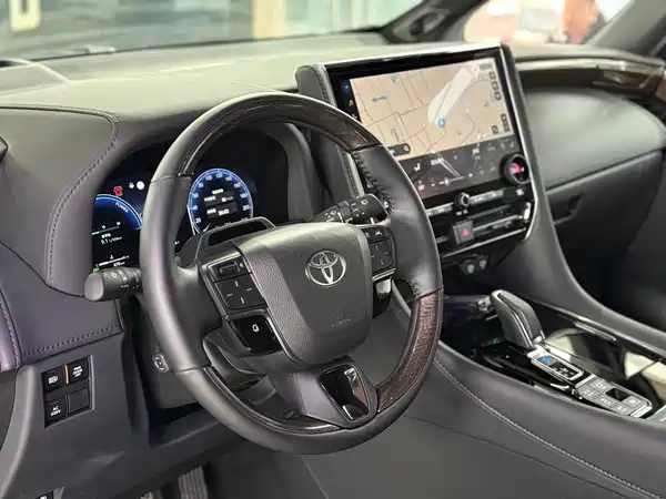 Toyota Alphard 2024