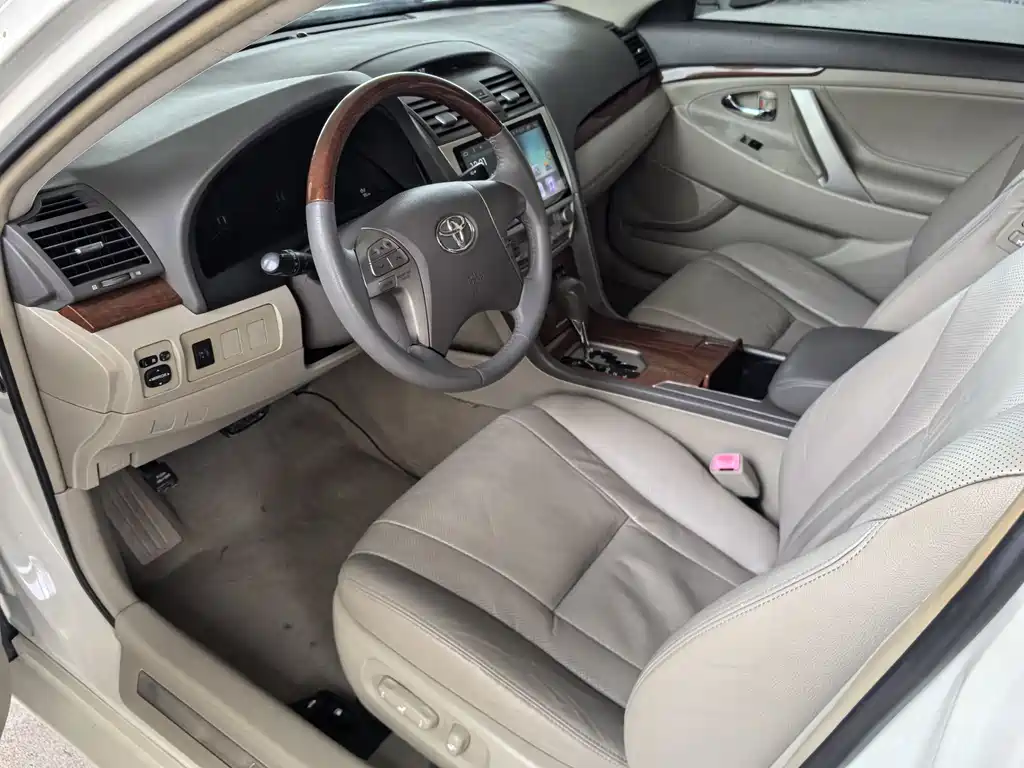 Toyota Camry 2013 — фото 44