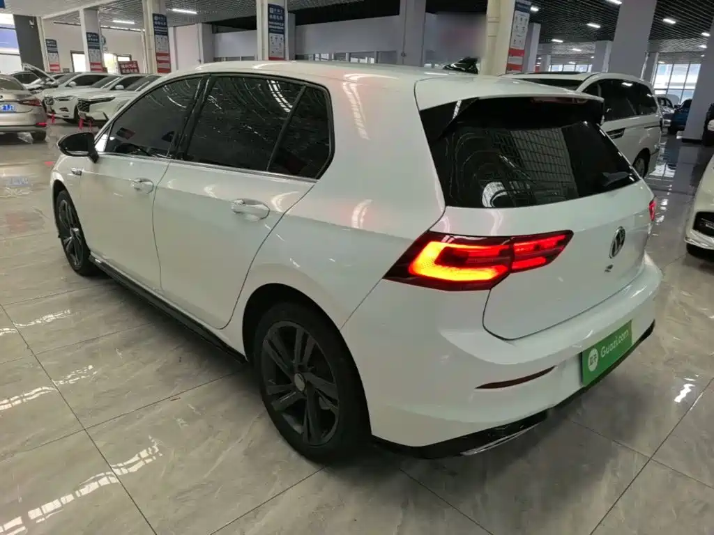 Volkswagen Golf 2024