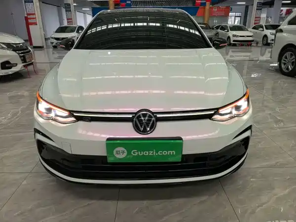 Volkswagen Golf 2024