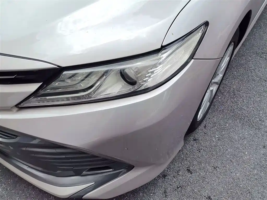 Toyota Camry 2019 — фото 16