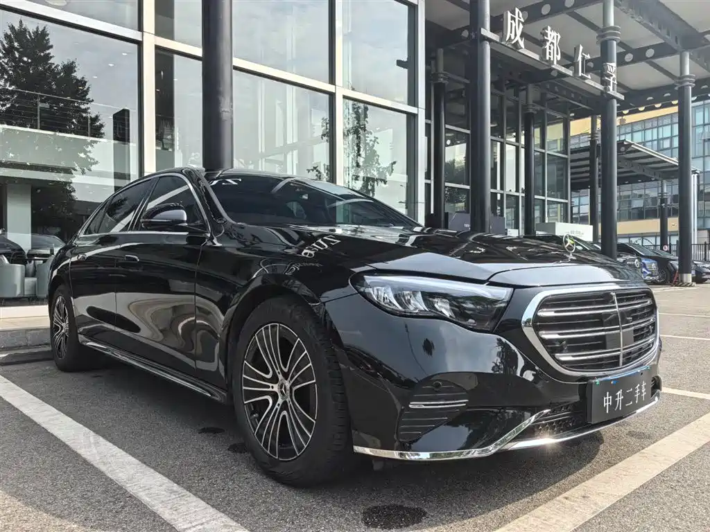 Mercedes-Benz E-Class 2025