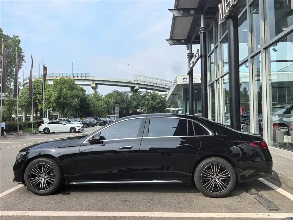 Mercedes-Benz E-Class 2025