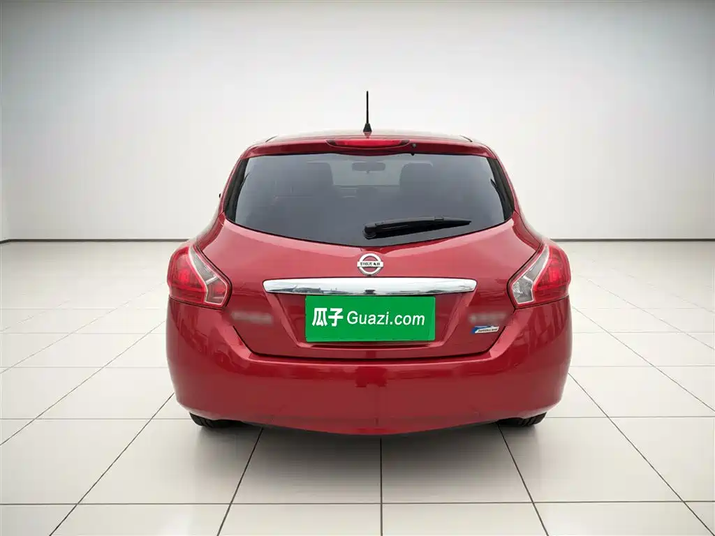 Nissan Tiida 2015 — фото 6