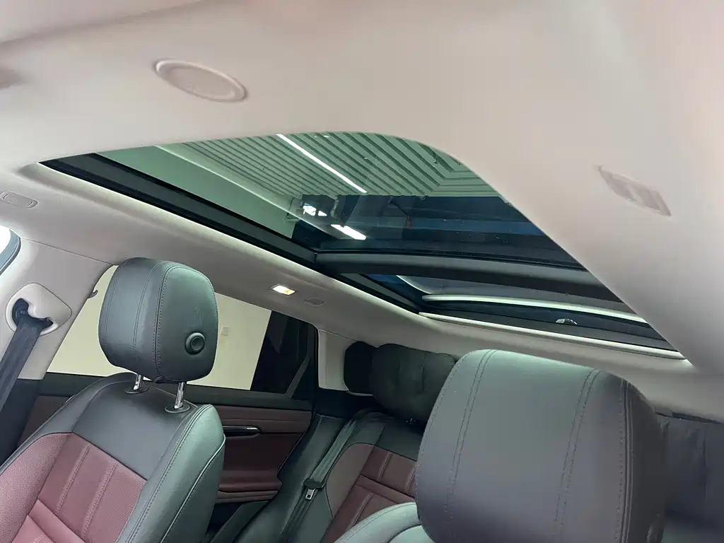 Land Rover Evoque 2024 — фото 14