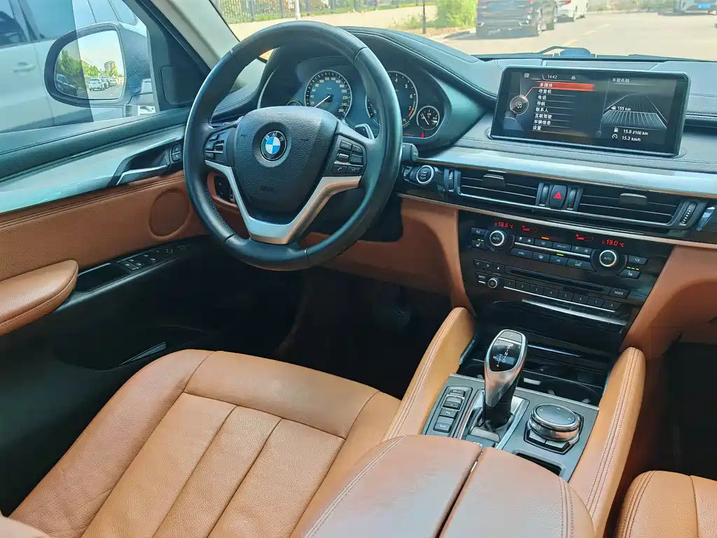 BMW X6 2015 — фото 22