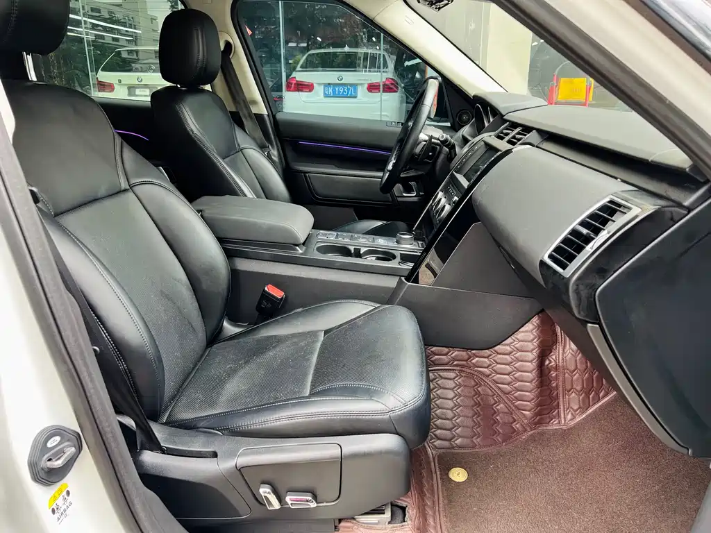 Land Rover Discovery 2018 — фото 15