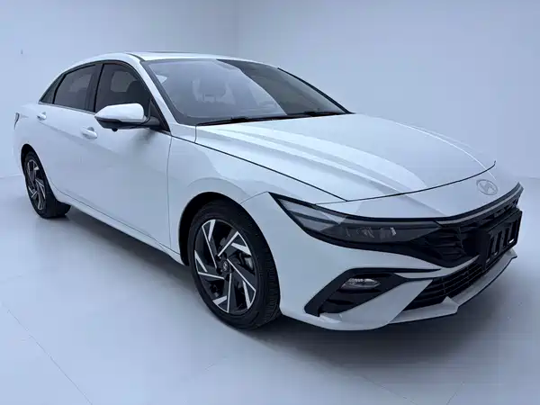 Hyundai Elantra 2023