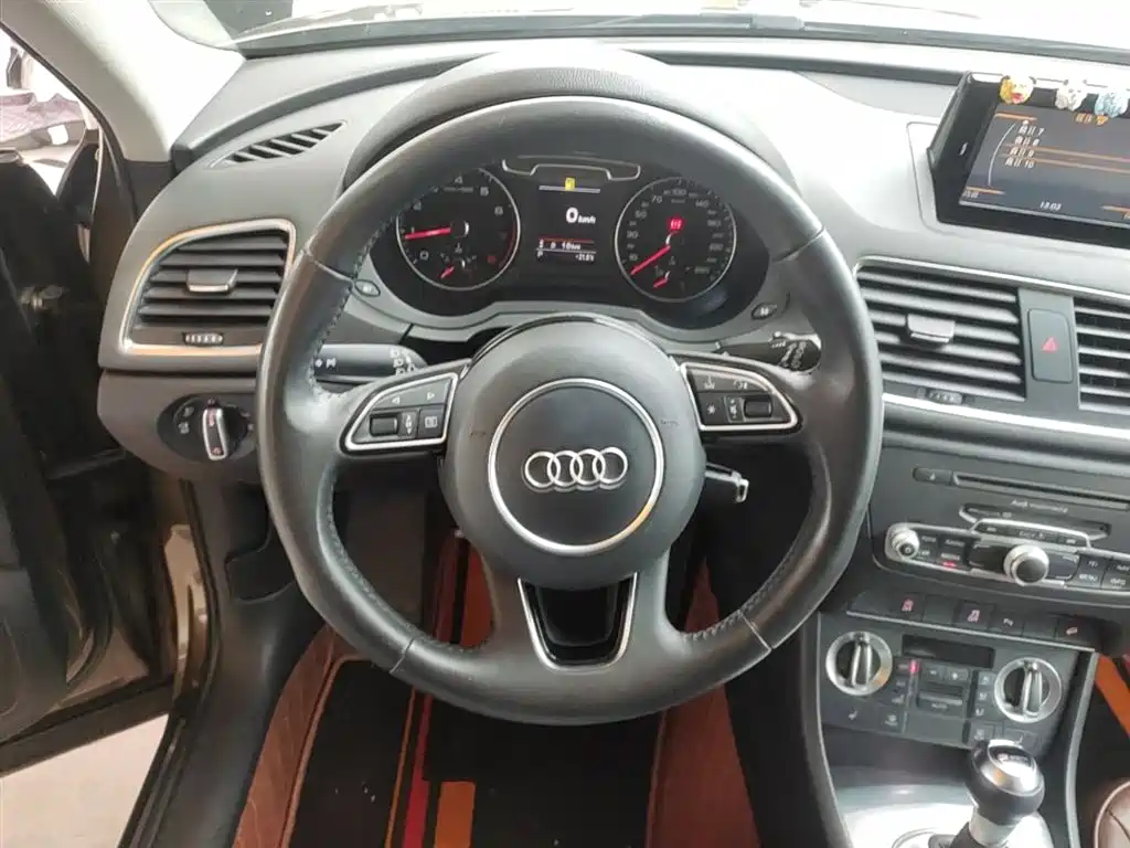 Audi Q3 2014 — фото 11