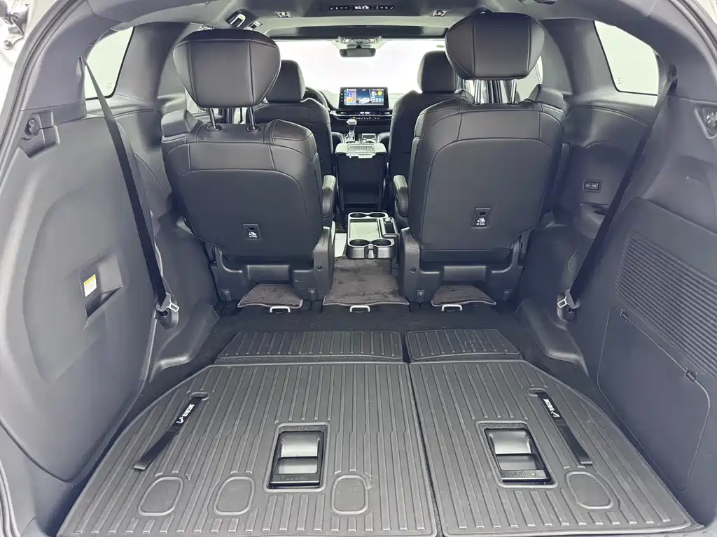 Toyota Sienna 2025 — фото 11