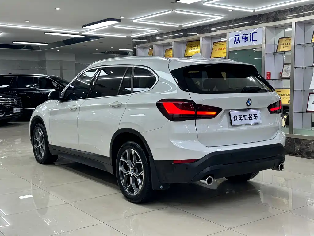 BMW X1 2021 — фото 4