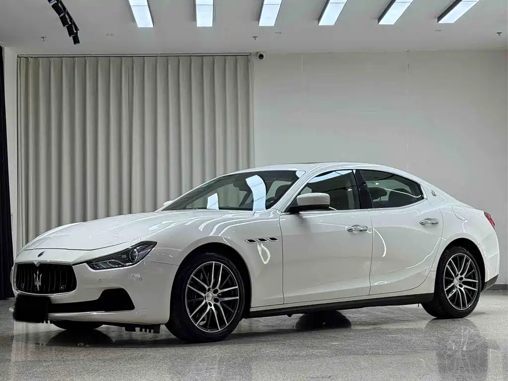Maserati Ghibli 2015 — фото 1