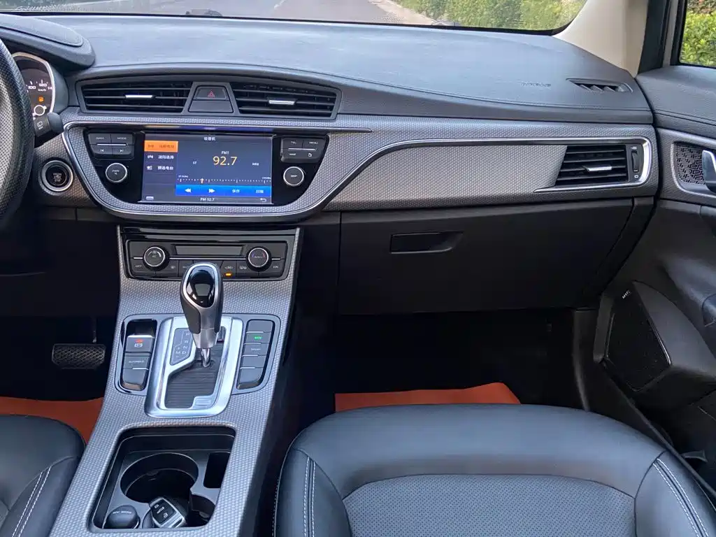 Geely Emgrand GS 2016 — фото 9