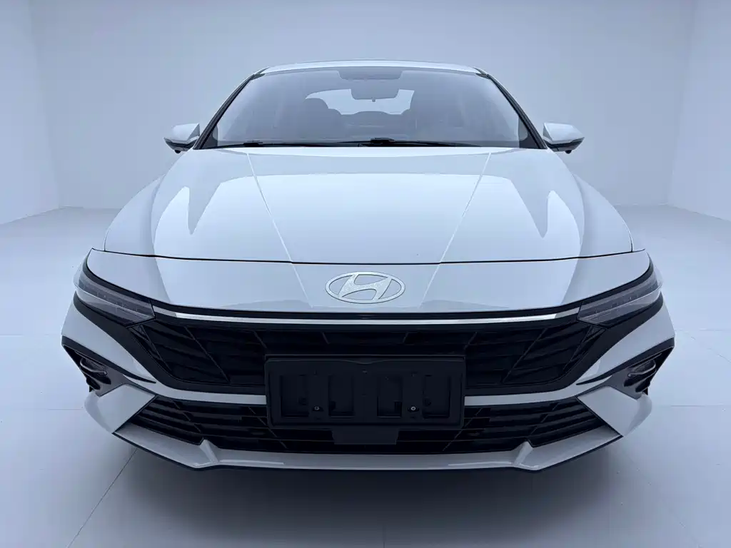 Hyundai Elantra 2023