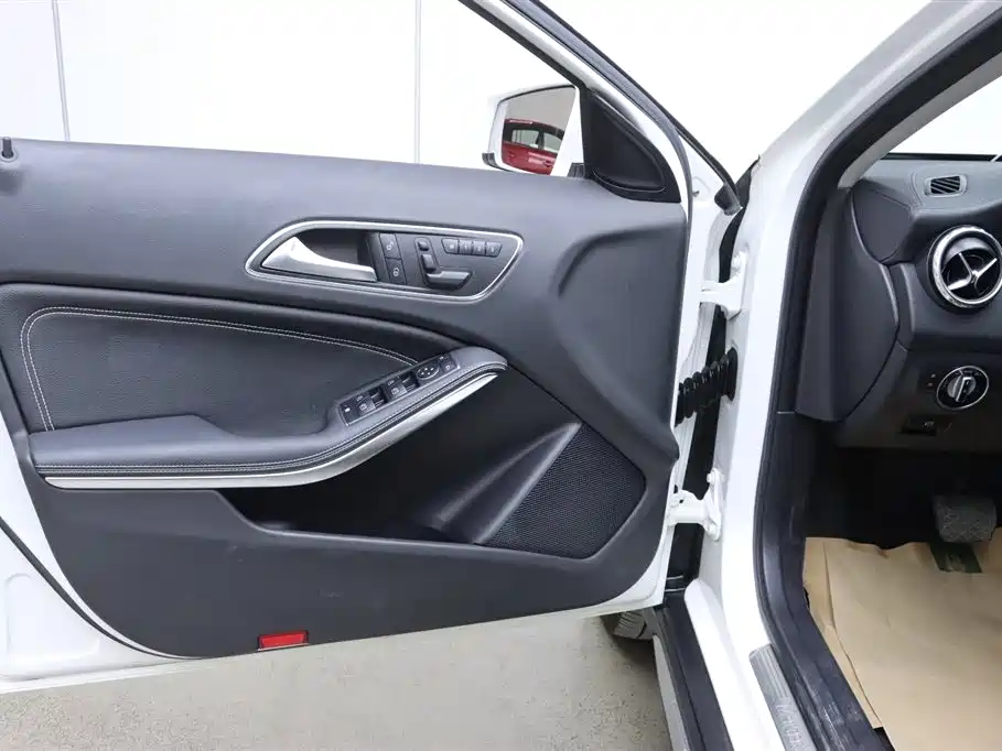 Mercedes-Benz GLA 2016 — фото 11
