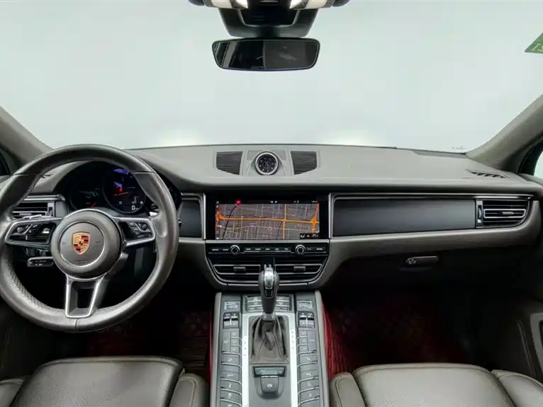 Porsche Macan 2019 — фото 10