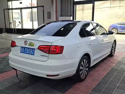 Volkswagen Sagitar 2016