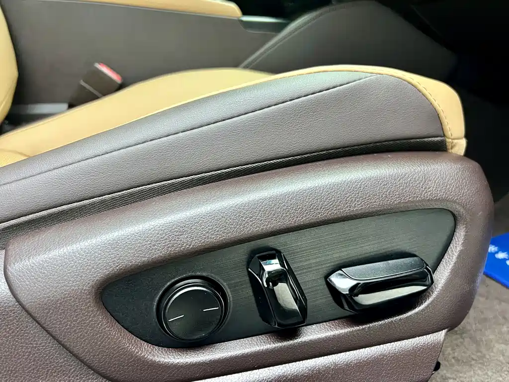 Lexus ES 2021 — фото 16