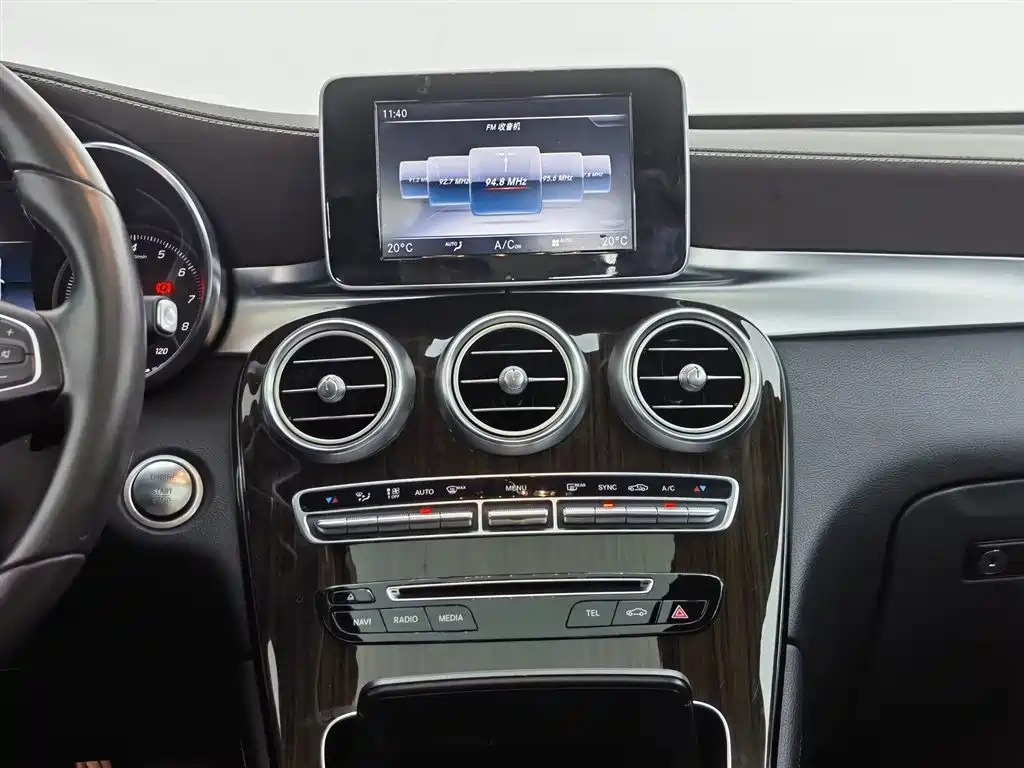 Mercedes-Benz GLC 2018 — фото 12