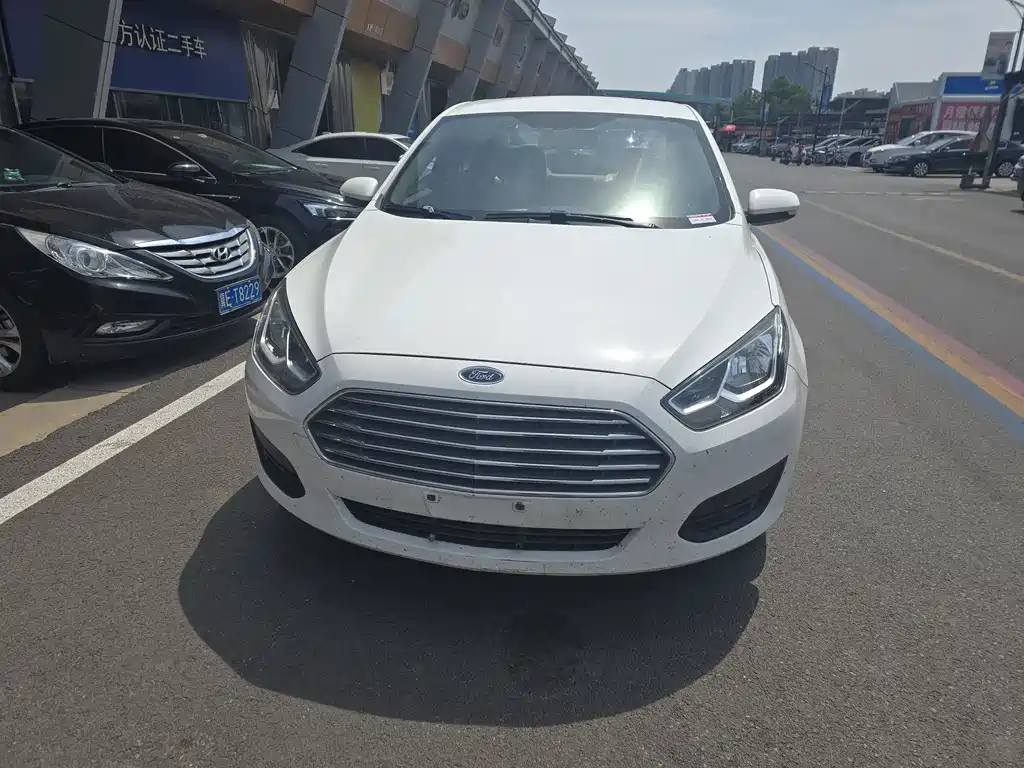 Ford Escort 2018