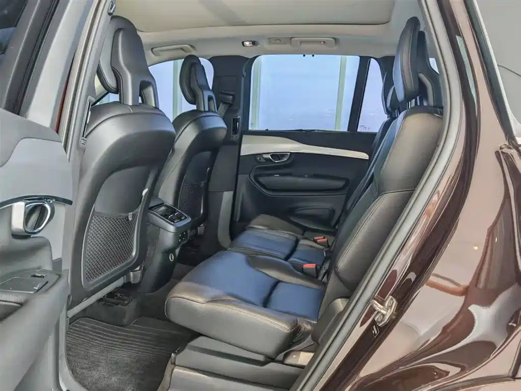 Volvo XC90 2017 — фото 13
