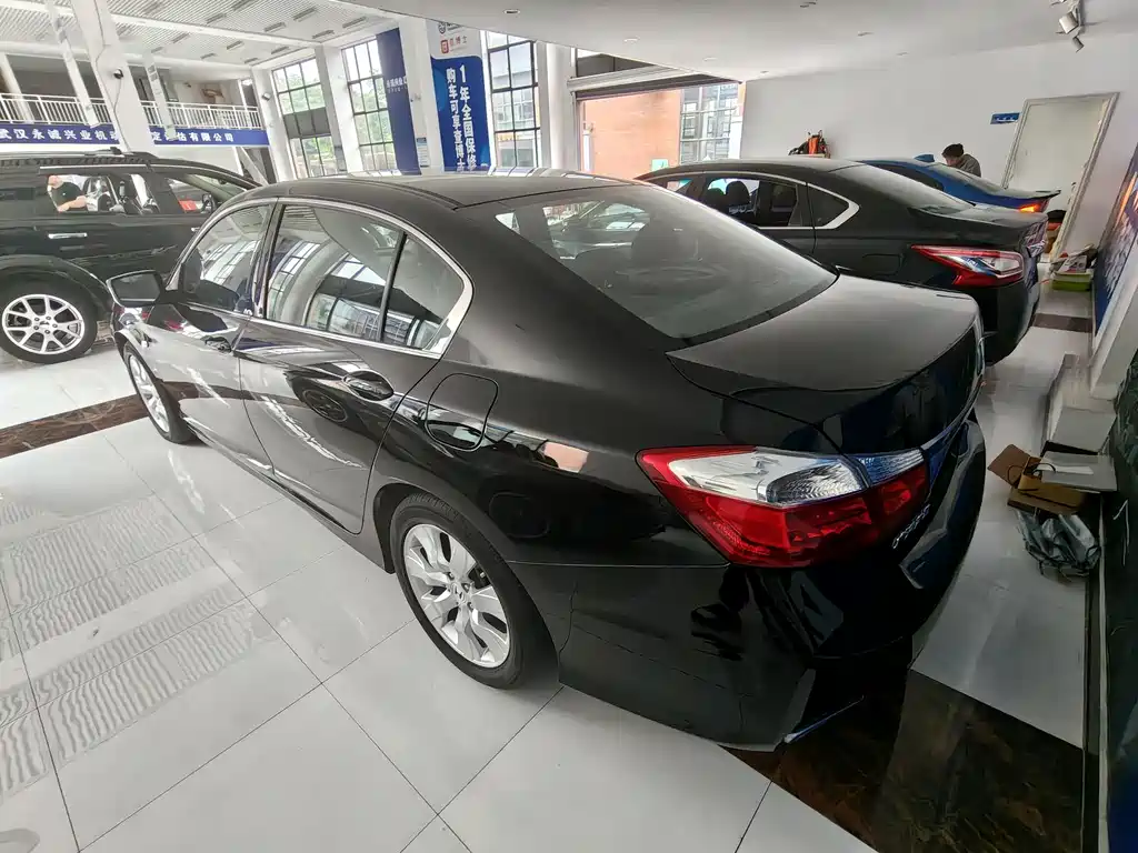 Honda Accord 2016 — фото 14