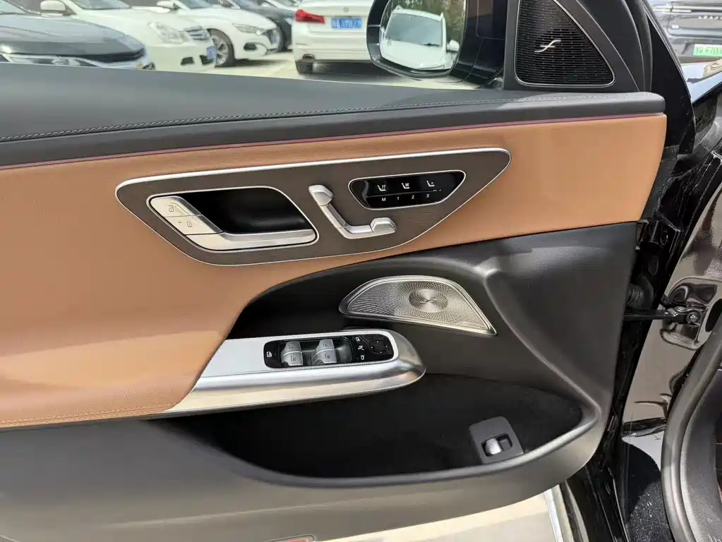 Mercedes-Benz E-Class 2024