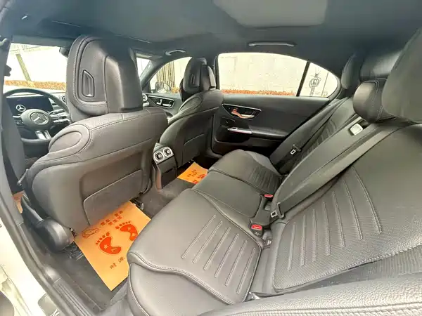 Mercedes-Benz C-Class 2025