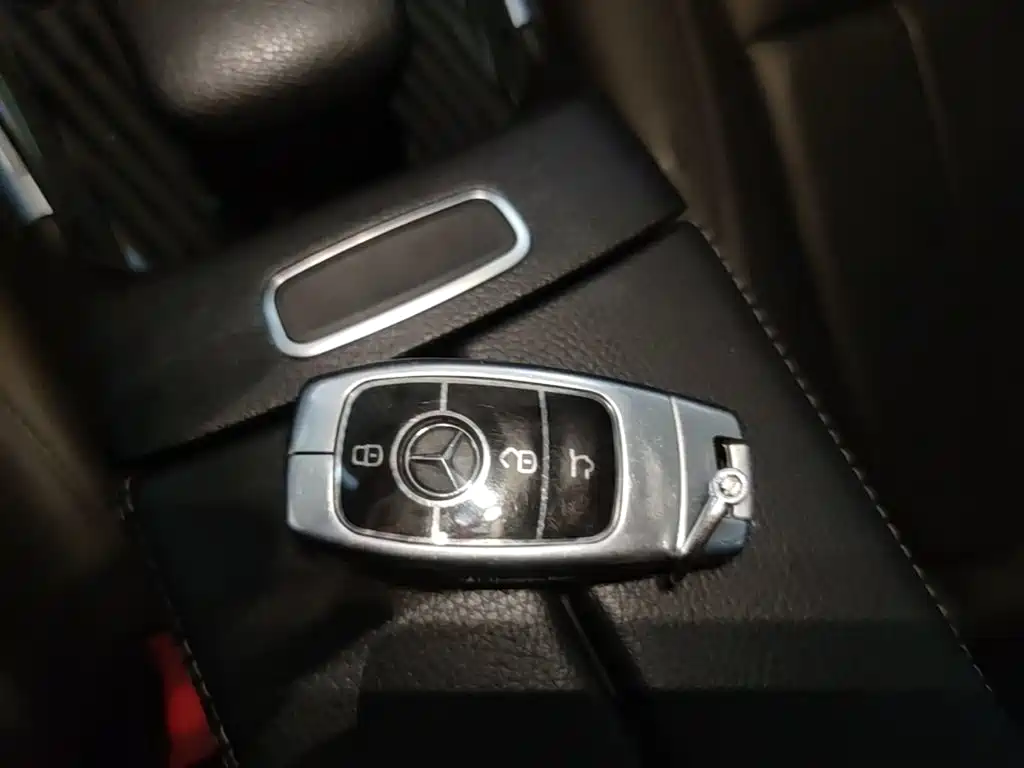 Mercedes-Benz GLB 2023 — фото 9