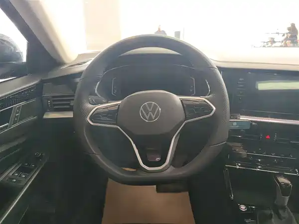 Volkswagen Passat 2023
