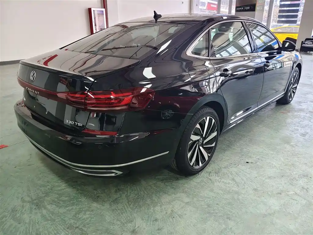 Volkswagen Passat 2022 — фото 12