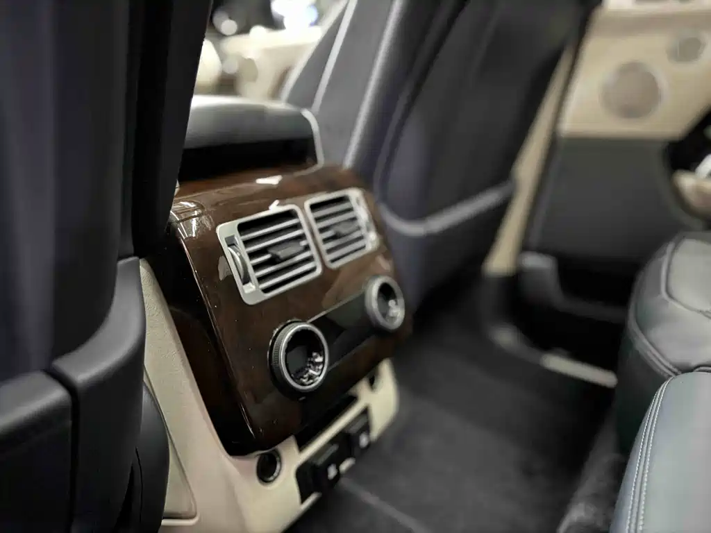 Land Rover Range Rover 2021 — фото 15