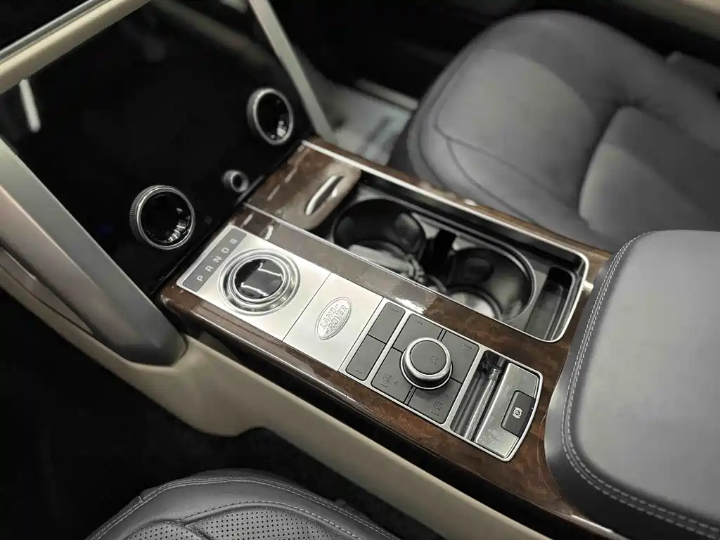 Land Rover Range Rover 2021 — фото 14