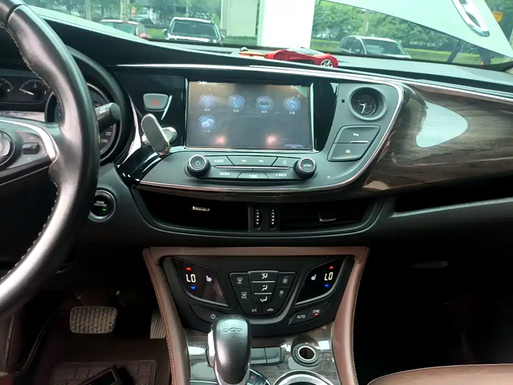 Buick Envision Plus 2017 — фото 13