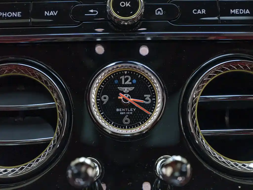 Bentley Continental 2022 — фото 11