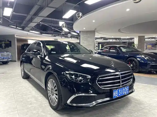 Mercedes-Benz E-Class 2022