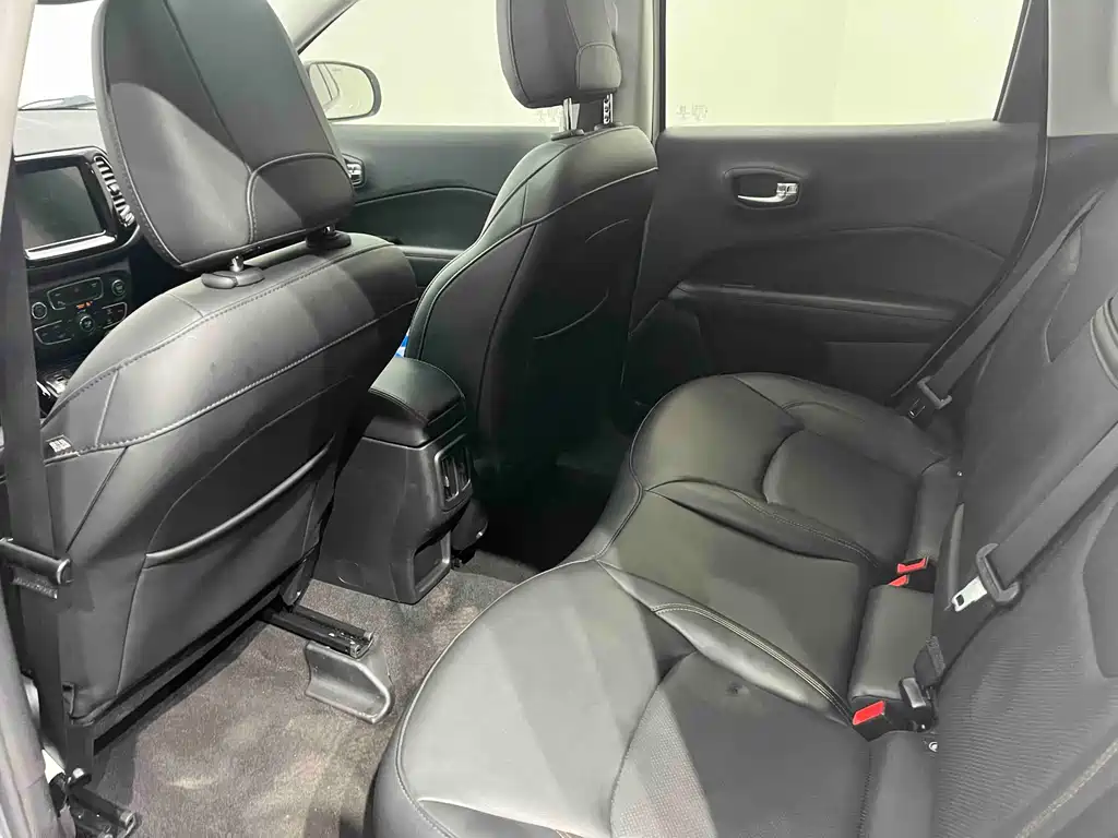 Jeep Compass 2020 — фото 9