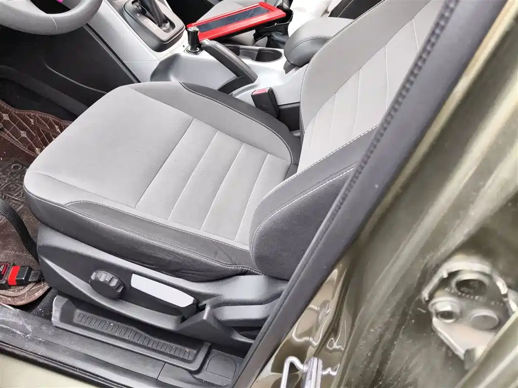 Ford Kuga 2015 — фото 11