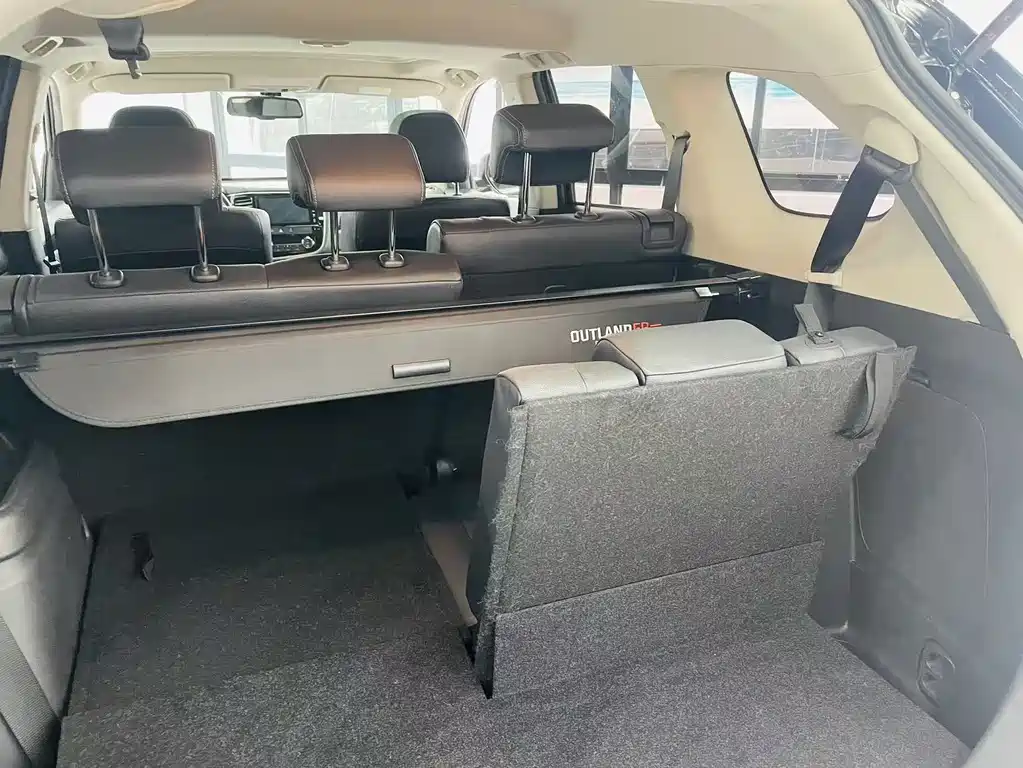 Mitsubishi Outlander 2018 — фото 12