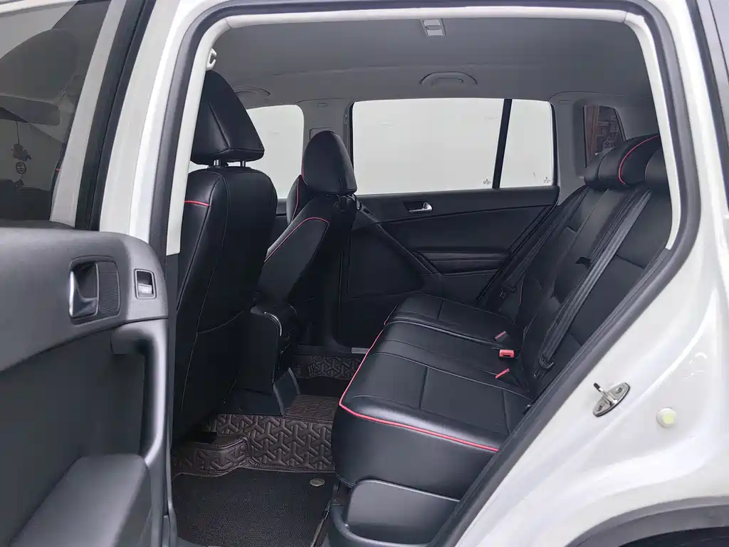 Volkswagen Tiguan 2015