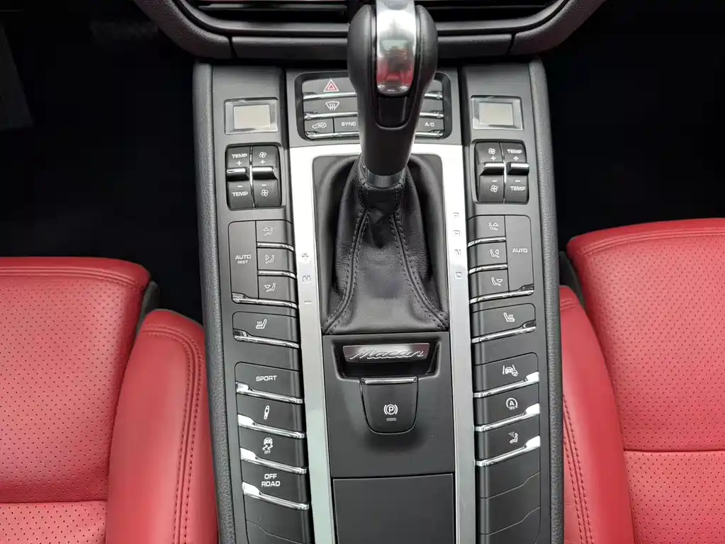 Porsche Macan 2019 — фото 14