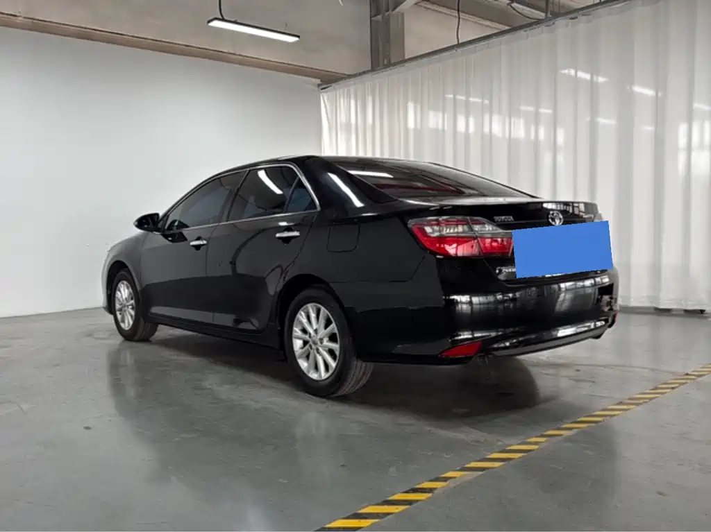 Toyota Camry 2016 — фото 3